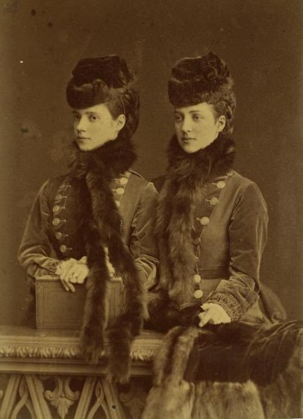 433px-Alexandra_and_Dagmar_of_Denmark_by_Bergamasco_1875